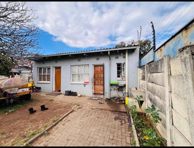 4 BEDROOM HOUSE FOR SALE IN REGENTS PARK